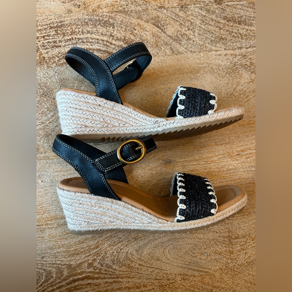 Söfft Black Woven Front Ankle-Strap Wedge Sandal - Picture 5 of 5